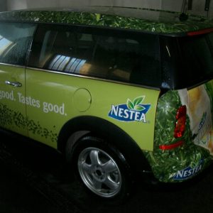 Nestea bilreklame lavet af skiltehus.dk