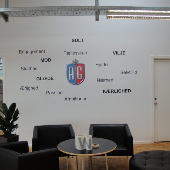 Wall stickers på AGK væg